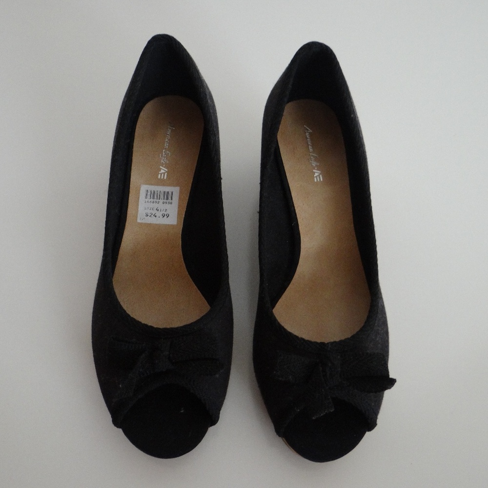Girl's American Eagle Black Wedges Size 4 1/2 New
